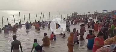 पटना ग्रामीण: गंगा दशहरा पर पटना के गंगा घाटों पर उमड़ी श्रद्धालुओं की भीड़, लोगों ने लगाई आस्था की डुबकी