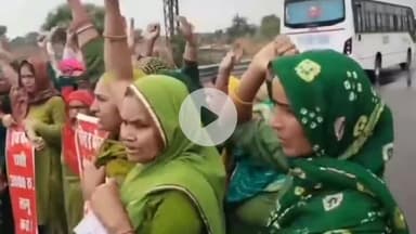 नारनौल: नारनौल से मिड-डे मील कार्यकर्ता पानीपत रैली के लिए हुए रवाना