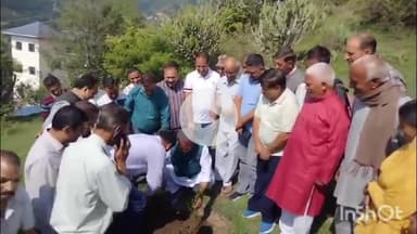 कंडाघाट: विश्व पर्यावरण दिवस के मौके पर कंडाघाट के कोटला गांव में भाजपा मंडल कंडाघाट ने पौधारोपण कार्यक्रम का आयोजन किया