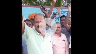 कसिया: नदवा विशुनपुरा में जल निगम (ग्रामीण) के खिलाफ ग्रामीणों ने प्रदर्शन कर खोला पोल, विभाग के दावे को किया खारिज