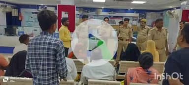 बलरामपुर: जनपद में हो रही साइबर ठगी के खिलाफ पुलिस ने विभिन्न स्थानों पर जागरूकता अभियान चलाया