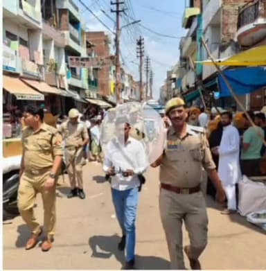 सुल्तानपुर: आगामी बकरीद त्यौहार से पहले पुलिस प्रशासन ने संवेदनशील क्षेत्रों की ड्रोन से की निगरानी