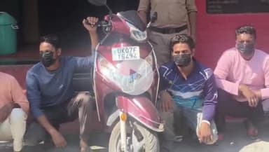 देहरादून: रायपुर थाना पुलिस ने यातायात नियमों का उल्लंघन करने वाले चार अभियुक्तों को किया गिरफ्तार