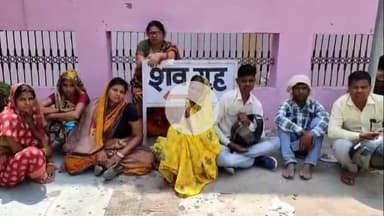 बरेली: थाना इज्जत नगर क्षेत्र के लालपुर चौराहे के पास तेज रफ्तार कार ने बाइक सवार को मारी टक्कर, हादसे में बाइक सवार की मौत