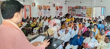 बलिया: हनुमानगंज स्थित भाजपा कार्यालय पर कार्यशाला का आयोजन, कार्यकर्ताओं ने संकल्प से सिद्धि अभियान पर की चर्चा