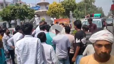 धनौरा: गजरौला के इंदिरा चौक पर ओवरटेक को लेकर युवकों में पुलिस की मौजूदगी में हुई मारपीट