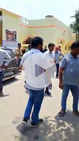 बदायूं: जिला अस्पताल पुरुष में दो पक्षों के बीच नोकझोंक का वीडियो वायरल, सुरक्षा कर्मी गार्डो ने मामला शांत कराया