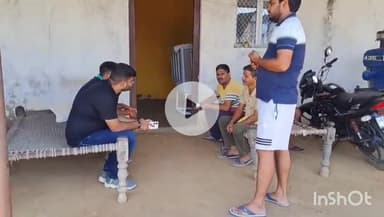 भभुआ: नाटी गांव में सड़क दुर्घटना में मृतक के परिजनों से मिले भभुआ जिला परिषद सदस्य, एसपी से टीम गठन कर जांच की मांग की