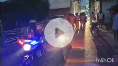 थावे: बकरीद पर्व को लेकर थावे थाना पुलिस ने निकाला फ्लैग मार्च, एसपी के निर्देश पर हुआ आयोजन