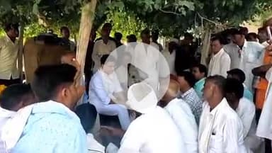 टोंक: विधायक सचिन पायलट ने ग्राम लांबाकला में पेड़ के नीचे ग्रामीणों से मुलाकात की, सुनी उनकी समस्याएं