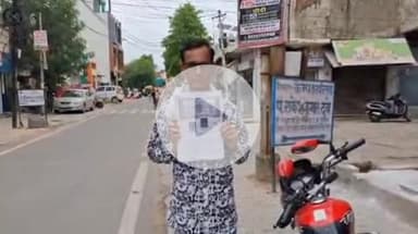 झांसी: आवास विकास में दबंगों ने एक व्यक्ति के घर पर किया कब्जा, जान से मारने की धमकी दे रहे, पीड़ित ने थाने में की शिकायत