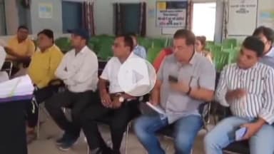 कहलगांव: सन्हौला प्रखंड के सिल्क भवन में 20 सूत्री की पहली बैठक, विकास का मुद्दा छाया रहा, अधिकारियों से शिकायत