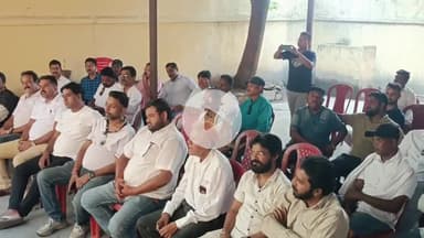 खलारी: खलारी थाना परिसर में बकरीद को लेकर शांति समिति की बैठक की गई