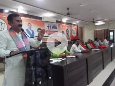 राजातालाब: केंद्र सरकार के 11 वर्ष पूरे होने पर वाराणसी में बीजेपी कार्यालय पर आयोजित की गई कार्यशाला