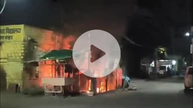 लाडपुरा: कुन्हाड़ी इलाके के सकतपुरा थर्मल गेट नंबर 2 के निकट मध्यरात को ट्रांसफार्मर में लगी आग के धमाके पर पाया गया काबू