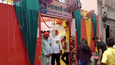 धनौरा: गजरौला टीचर्स कॉलोनी में काली के मंदिर पर हवन पूजन के बाद भव्य भंडारे का आयोजन