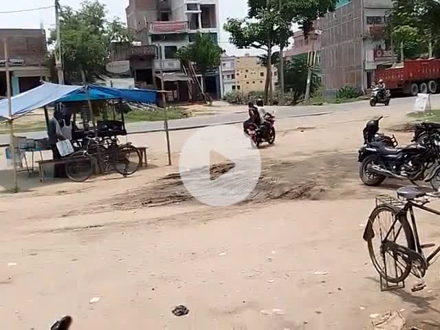#rajaun bulao#Rajan ghumne I tere yahan per Raja unke samne ka bulao ka najara bulao khai hai gulab ka samne ka video
