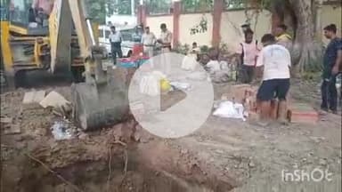 आरा: जिलाधिकारी के निर्देश पर उत्पाद थाना परिसर में मजिस्ट्रेट की मौजूदगी में अलग-अलग थानों में जप्त शराब को किया गया नष्ट