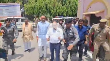 बरेली: डिप्टी सीएम बृजेश पाठक ने जिला अस्पताल का किया निरीक्षण और प्रधानमंत्री भारतीय जन औषधि केंद्र का किया उद्घाटन