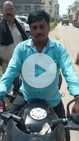 बेतिया: झिल्लियां के पास से 46 लीटर देशी शराब बरामद, एक गिरफ्तार और बाइक जब्त