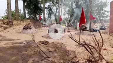 गजरौला की बस्ती स्थित बूढ़े बाबू के मठ के निकट 26 दिन से अपने चारों तरफ धुंनी रमाकर महात्मा कर रहे तपस्या,देखें ये रिपो.