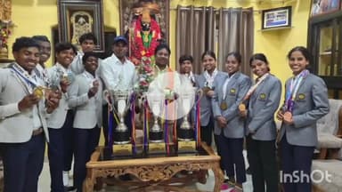 जगदलपुर: बस्तर सांसद महेश कश्यप ने सांसद निवास में नारायणपुर के मल्लखंब खिलाड़ियों से मुलाकात की, जमकर सरहाना की