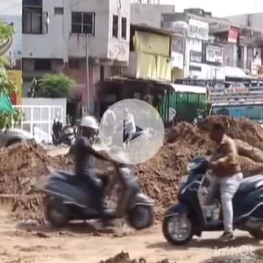 અમદાવાદ શહેર: જશોદાનગરમાં ખોદેલા ખાડાઓથી લોકોને હાલાકી ,સમસ્યા દૂર કરવા લોકોની માગ#Jansamasya