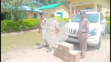 राजगढ़ी: पुलिस ने डामटा चैक पोस्ट पर लग्जरी कार से 5 पेटी अंग्रेजी शराब बरामद कर एक होटल व्यवसायी को किया गिरफ्तार