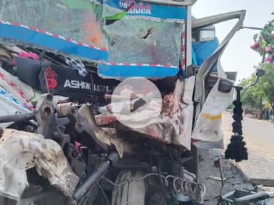 राजातालाब: रोहनिया में नेशनल हाईवे पर खड़ी ट्रक में ट्रेलर ने मारी टक्कर, खलासी की हुई दर्दनाक मौत, चालक घायल