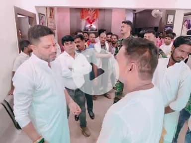 बेरमो: विधायक कुमार जय मंगल ने क्षेत्र के लोगों की समस्याओं को सुना, हर संभव समाधान का दिया भरोसा