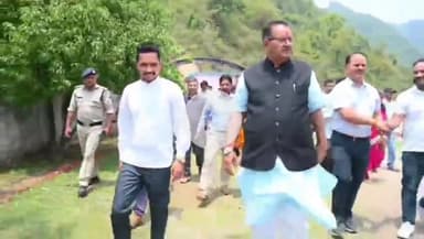 देहरादून: कृषि मंत्री गणेश जोशी ने राजकीय इंटर कॉलेज भगद्वारीखाल में आयोजित कार्यक्रम में की शिरकत