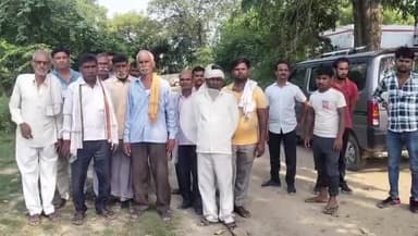 बदायूं: किशोरपुर गांव में फ्रीजर पर पानी पीने गए युवक की बिजली का करेंट लगने से हुई मौत, पुलिस ने शव पोस्टमार्टम के लिए भेजा