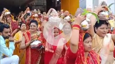 फिरोज़ाबाद: रेपुरा रोड इलाके में राम कथा के लिए निकाली गई भव्य कलश यात्रा