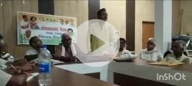 बलिया: फेफना विधानसभा के गड़वार ब्लॉक में कांग्रेस पार्टी की बैठक हुई