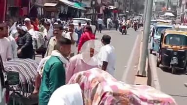 सागर नगर: कटरा मस्जिद से मनोहर टॉकीज तक सड़क पर लगे अवैध ठेलों पर कार्रवाई, कपड़ों के ठेले ज़ब्त