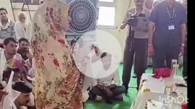 बारां: जनसुनवाई में एक शिक्षिका अपने बीमार बच्चों के साथ स्थानांतरण को लेकर पहुंची, जिला कलेक्टर ने दिया मानवता का परिचय