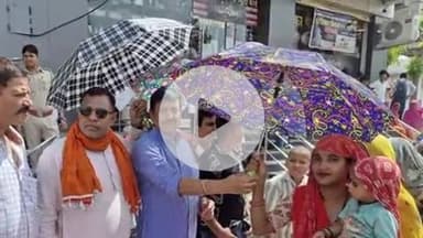 टोंक: शहर में पूर्व विधायक अजीत सिंह मेहता की मौजूदगी में भामाशाह ने जरूरतमंदों को छतरी और चप्पल वितरित की
