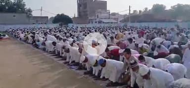 कहलगांव: कहलगांव के पुरबटोला दरगाह में मुस्लिम भाइयों ने कड़ी सुरक्षा के बीच बकरीद मनाई