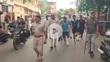 लाडपुरा: कोटा में जानलेवा हमले के आरोप में गिरफ्तार तीन इनामी बदमाशों का पुलिस ने निकाला जुलूस, रंजिश में की थी फायरिंग