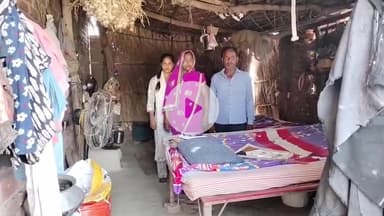 इटावा: चांदनपुर गांव में आवास के लिए दर दर भटक रहे है दम्पत्ति,नहीं हो रही है कोई सुनवाई,प्रशासन से लगाई गुहार #jansunwai