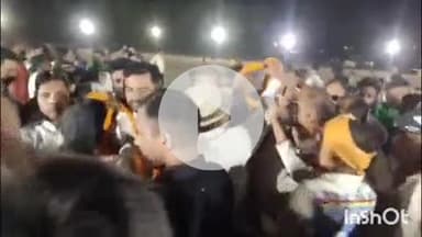 बिक्रमगंज: बिक्रमगंज प्रखंड क्षेत्र के सियरूआ खेल के मैदान में नाइट क्रिकेट टूर्नामेंट का आयोजन किया गया