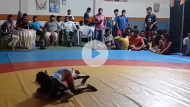 ओरमांझी: मोराबादी में राज्य स्तरीय अंडर-15 बालक-बालिका कुश्ती प्रतियोगिता सह चयन ट्रायल संपन्न