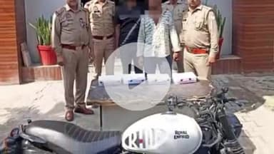 कोल: थाना क्वार्सी पुलिस ने हत्या के मामले में फरार 2 शातिर अभियुक्तों को किया गिरफ्तार, कब्जे से लूट के 6 मोबाइल बरामद