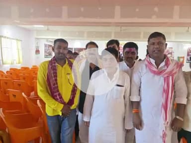 उदवंत नगर: बामपाली स्थित भाजपा कार्यालय में पूर्व केंद्रीय मंत्री राम कृपाल यादव ने भाजपा कार्यकर्ताओं के साथ बैठक की