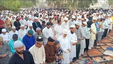 चूरू: चूरू में पुरानी मरकजी इदगाह मस्जिद में इद उल अजहा पर नमाज अदा कर देश में भाईचारे का दिया संदेश