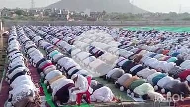 दौसा: नई और पुरानी ईदगाह सहित दरगाह शाजमाल में हुई ईद की नमाज, एक साथ झुके हजारों सिर खुदा की बारगाह में