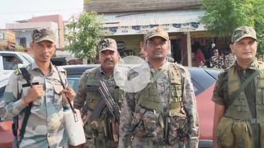 लोहरदगा: लोहरदगा ईदगाह में एसपी सादिक अनवर रिजवी ने बकरीद की नमाज़ अदा की, जिले में अमन-चैन की दुआ मांगी