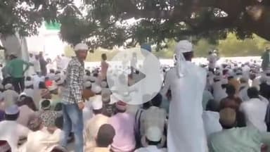 सीतापुर: खैराबाद की ईदगाह में बकरीद के अवसर पर मुस्लिम समुदाय के लोगों ने अदा की नमाज, पुलिस रही मुस्तैद