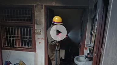 मथुरा: महाविद्या कॉलोनी में शॉर्ट सर्किट से मकान में लगी आग, 60 हजार रुपये का सामान जलकर हुआ राख