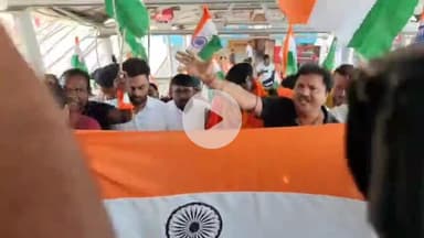 तोपचांची: ऑपरेशन सिन्दूर में अदम्य साहस दिखाने वाले बीएसएफ जवान का गोमो स्टेशन पर गर्मजोशी से स्वागत किया गया